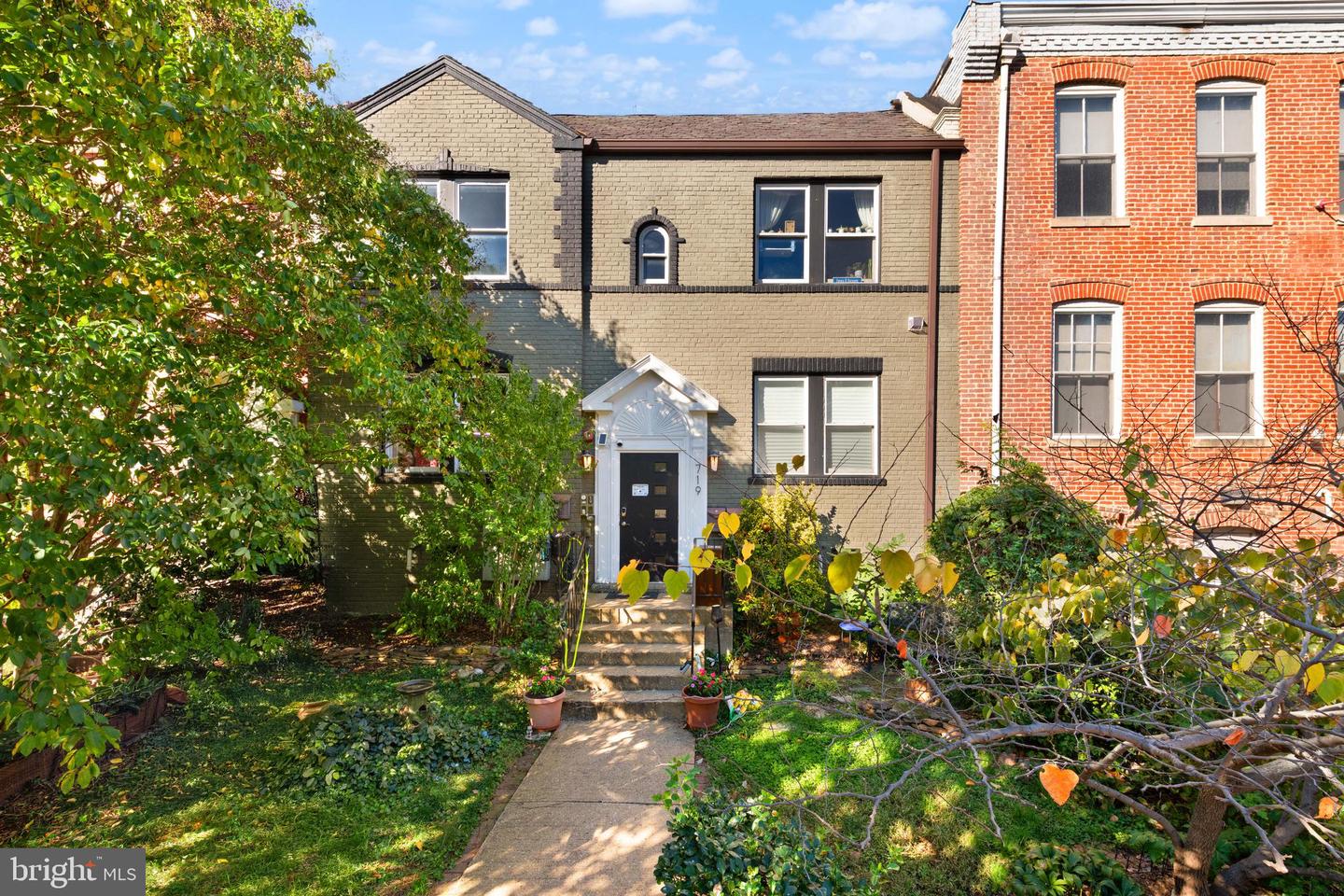 719 12TH ST SE #3, WASHINGTON, District Of Columbia 20003, 2 Bedrooms Bedrooms, ,3 BathroomsBathrooms,Residential,For sale,719 12TH ST SE #3,DCDC2204048 MLS # DCDC2204048