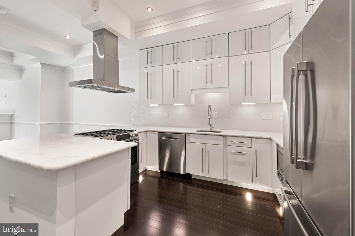 719 12TH ST SE #3, WASHINGTON, District Of Columbia 20003, 2 Bedrooms Bedrooms, ,3 BathroomsBathrooms,Residential,For sale,719 12TH ST SE #3,DCDC2204048 MLS # DCDC2204048