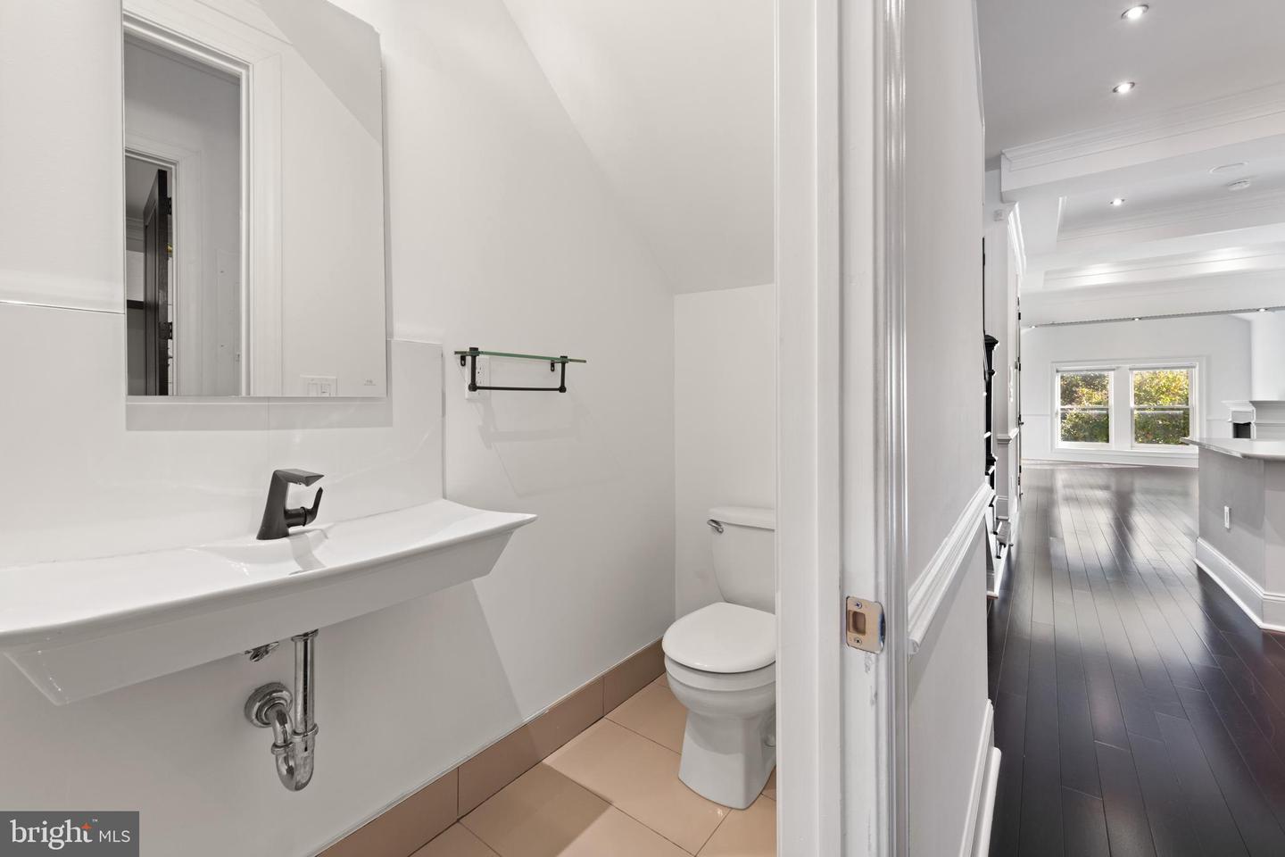 719 12TH ST SE #3, WASHINGTON, District Of Columbia 20003, 2 Bedrooms Bedrooms, ,3 BathroomsBathrooms,Residential,For sale,719 12TH ST SE #3,DCDC2204048 MLS # DCDC2204048