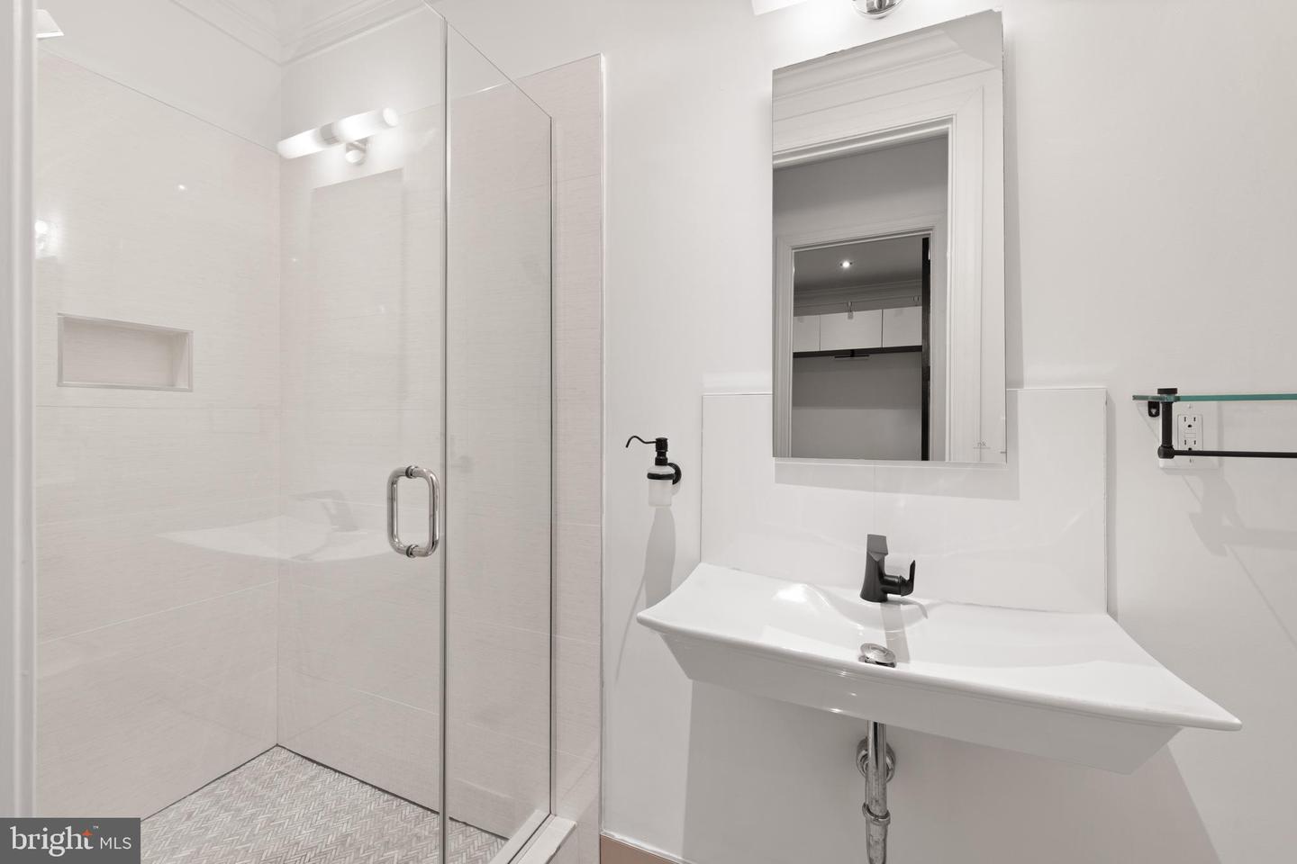 719 12TH ST SE #3, WASHINGTON, District Of Columbia 20003, 2 Bedrooms Bedrooms, ,3 BathroomsBathrooms,Residential,For sale,719 12TH ST SE #3,DCDC2204048 MLS # DCDC2204048