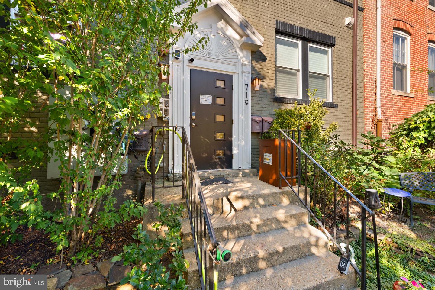 719 12TH ST SE #3, WASHINGTON, District Of Columbia 20003, 2 Bedrooms Bedrooms, ,3 BathroomsBathrooms,Residential,For sale,719 12TH ST SE #3,DCDC2204048 MLS # DCDC2204048