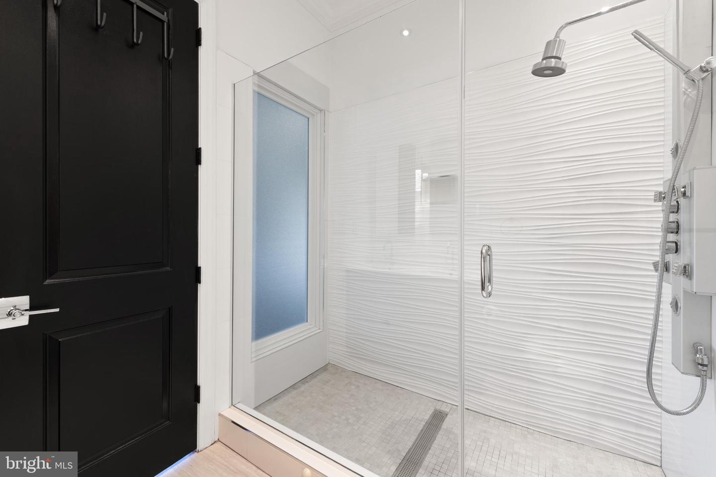 719 12TH ST SE #3, WASHINGTON, District Of Columbia 20003, 2 Bedrooms Bedrooms, ,3 BathroomsBathrooms,Residential,For sale,719 12TH ST SE #3,DCDC2204048 MLS # DCDC2204048