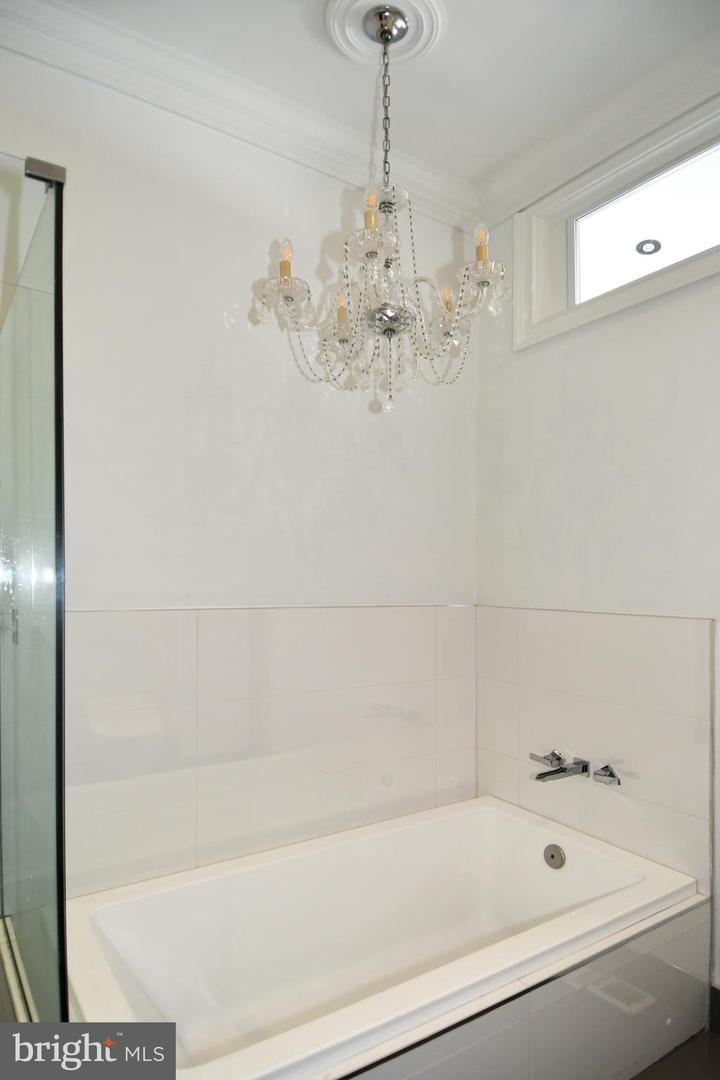 719 12TH ST SE #3, WASHINGTON, District Of Columbia 20003, 2 Bedrooms Bedrooms, ,3 BathroomsBathrooms,Residential,For sale,719 12TH ST SE #3,DCDC2204048 MLS # DCDC2204048