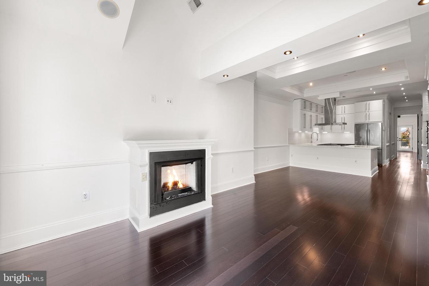 719 12TH ST SE #3, WASHINGTON, District Of Columbia 20003, 2 Bedrooms Bedrooms, ,3 BathroomsBathrooms,Residential,For sale,719 12TH ST SE #3,DCDC2204048 MLS # DCDC2204048