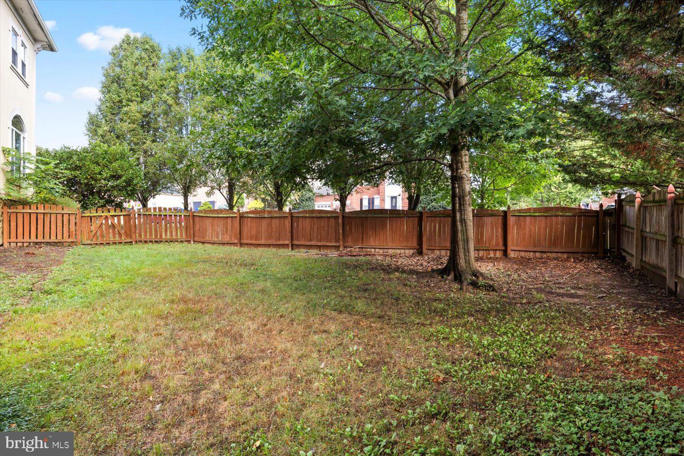 6902 TOWER OF LONDON DR, FREDERICKSBURG, Virginia 22407, 6 Bedrooms Bedrooms, ,5 BathroomsBathrooms,Residential,For sale,6902 TOWER OF LONDON DR,VASP2036404 MLS # VASP2036404