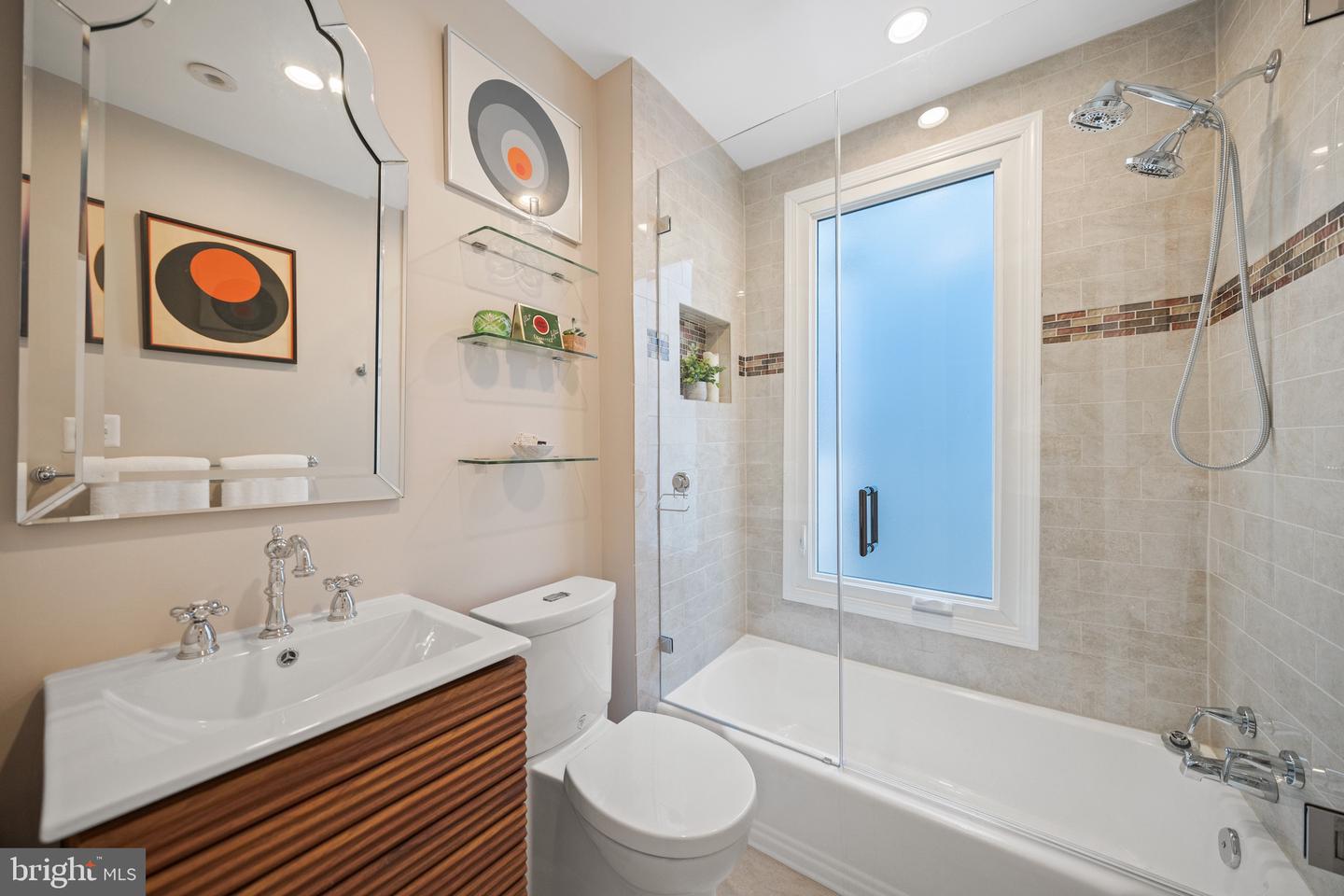 1823 RIGGS PL NW #2, WASHINGTON, District Of Columbia 20009, 3 Bedrooms Bedrooms, ,2 BathroomsBathrooms,Residential,For sale,1823 RIGGS PL NW #2,DCDC2224258 MLS # DCDC2224258