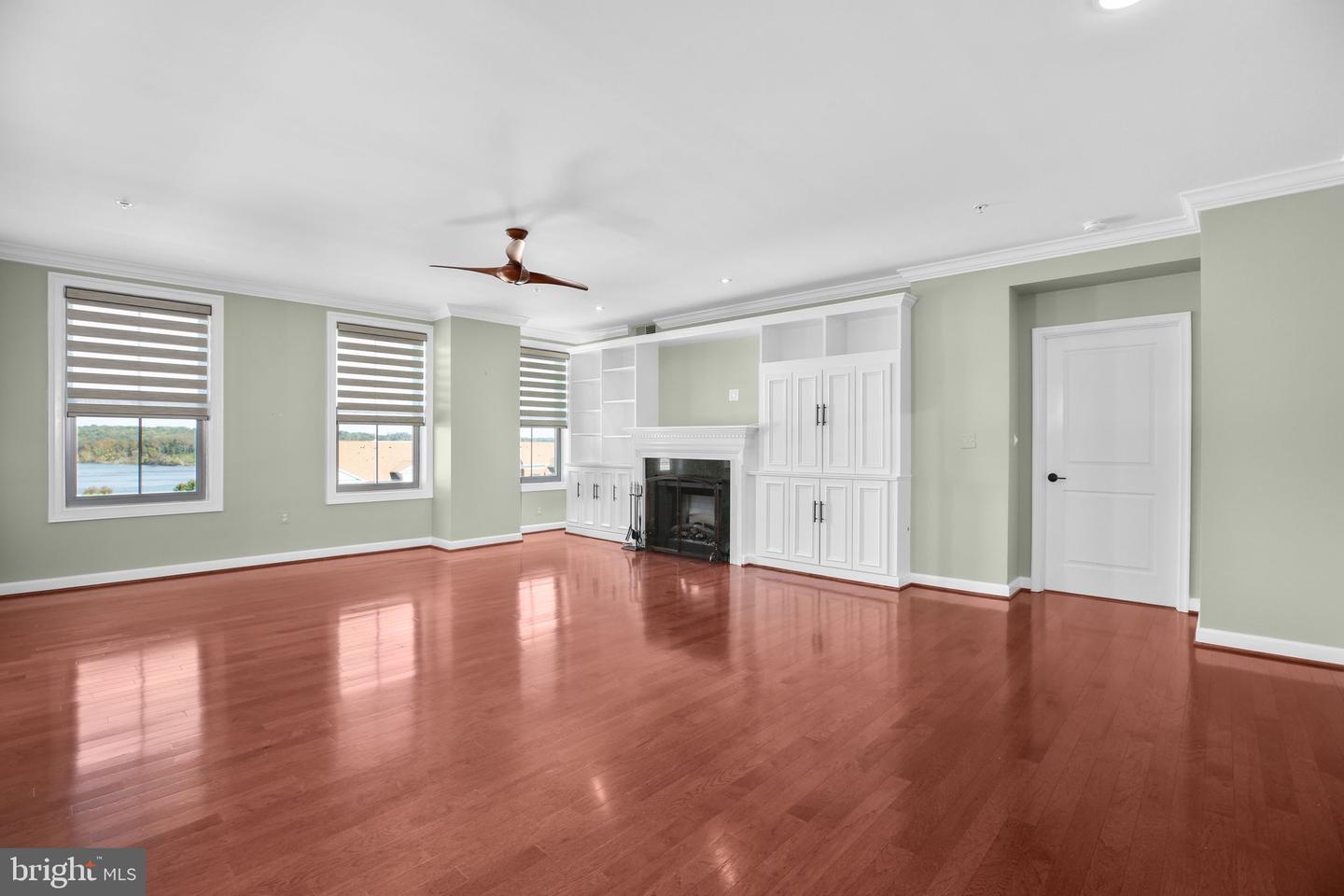 485 HARBOR SIDE ST #703, WOODBRIDGE, Virginia 22191, 2 Bedrooms Bedrooms, ,2 BathroomsBathrooms,Residential,For sale,485 HARBOR SIDE ST #703,VAPW2105450 MLS # VAPW2105450