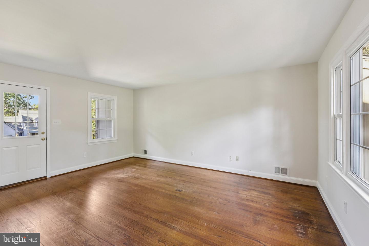 8751 WEIR ST, MANASSAS, Virginia 20110, 3 Bedrooms Bedrooms, ,2 BathroomsBathrooms,Residential,For sale,8751 WEIR ST,VAMN2009474 MLS # VAMN2009474