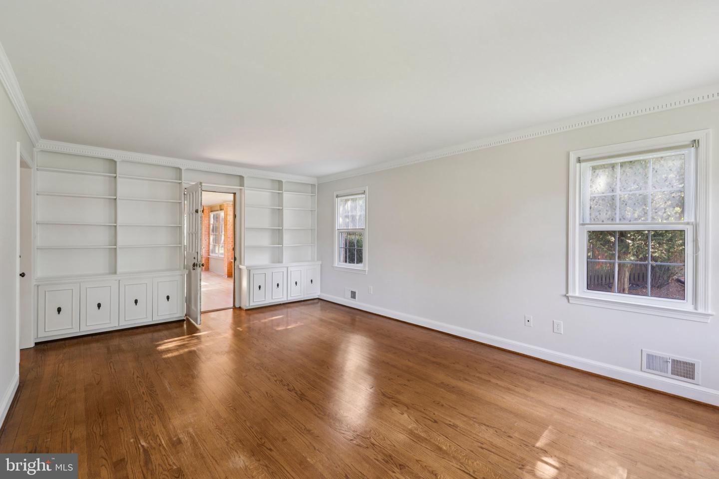 8751 WEIR ST, MANASSAS, Virginia 20110, 3 Bedrooms Bedrooms, ,2 BathroomsBathrooms,Residential,For sale,8751 WEIR ST,VAMN2009474 MLS # VAMN2009474