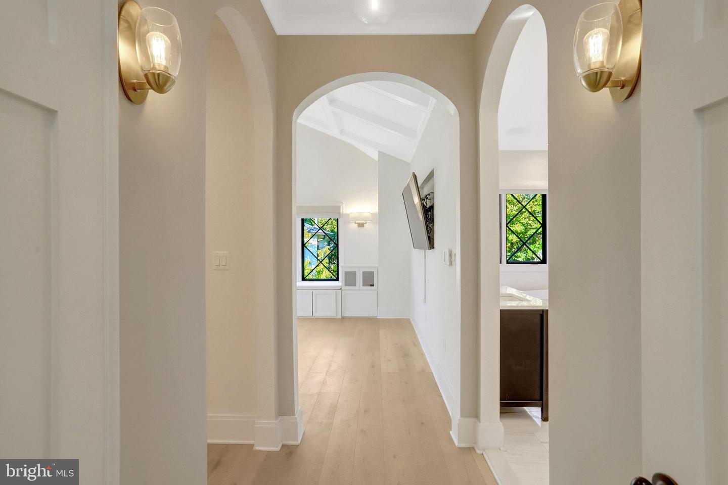 710 N HIGHLAND ST, ARLINGTON, Virginia 22201, 5 Bedrooms Bedrooms, 19 Rooms Rooms,4 BathroomsBathrooms,Residential,For sale,710 N HIGHLAND ST,VAAR2064870 MLS # VAAR2064870