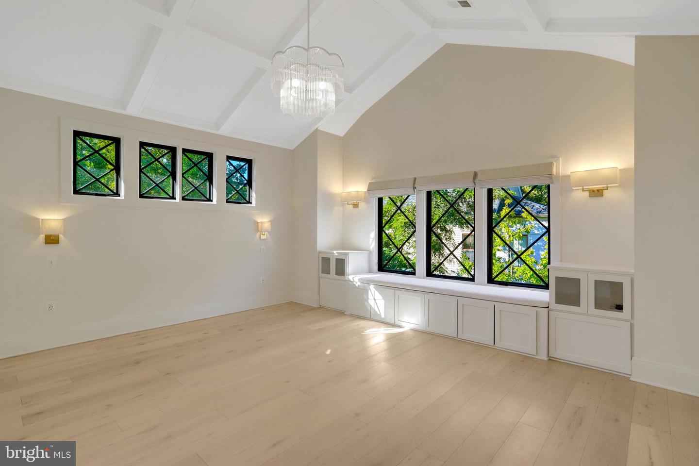 710 N HIGHLAND ST, ARLINGTON, Virginia 22201, 5 Bedrooms Bedrooms, 19 Rooms Rooms,4 BathroomsBathrooms,Residential,For sale,710 N HIGHLAND ST,VAAR2064870 MLS # VAAR2064870