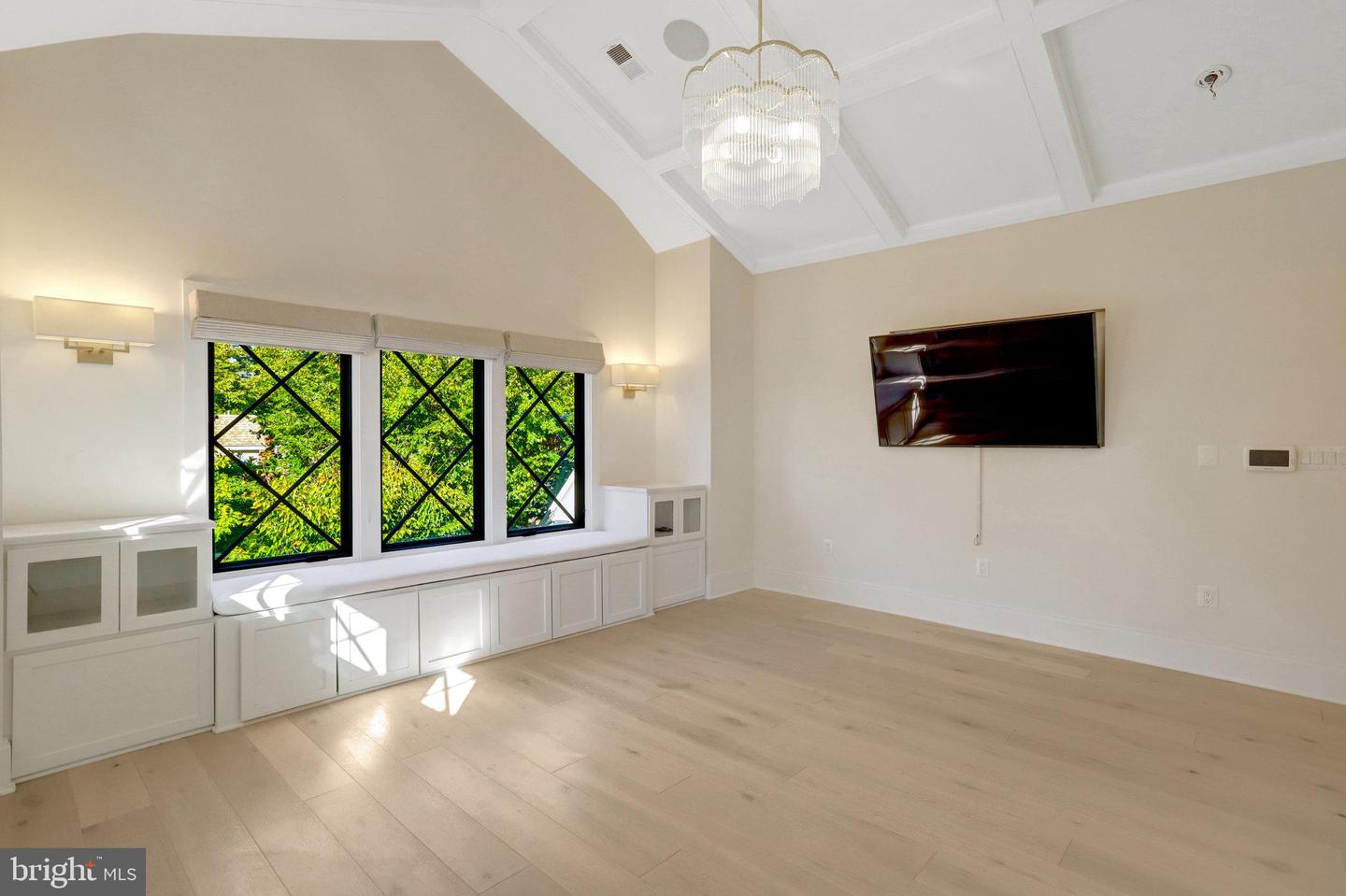 710 N HIGHLAND ST, ARLINGTON, Virginia 22201, 5 Bedrooms Bedrooms, 19 Rooms Rooms,4 BathroomsBathrooms,Residential,For sale,710 N HIGHLAND ST,VAAR2064870 MLS # VAAR2064870