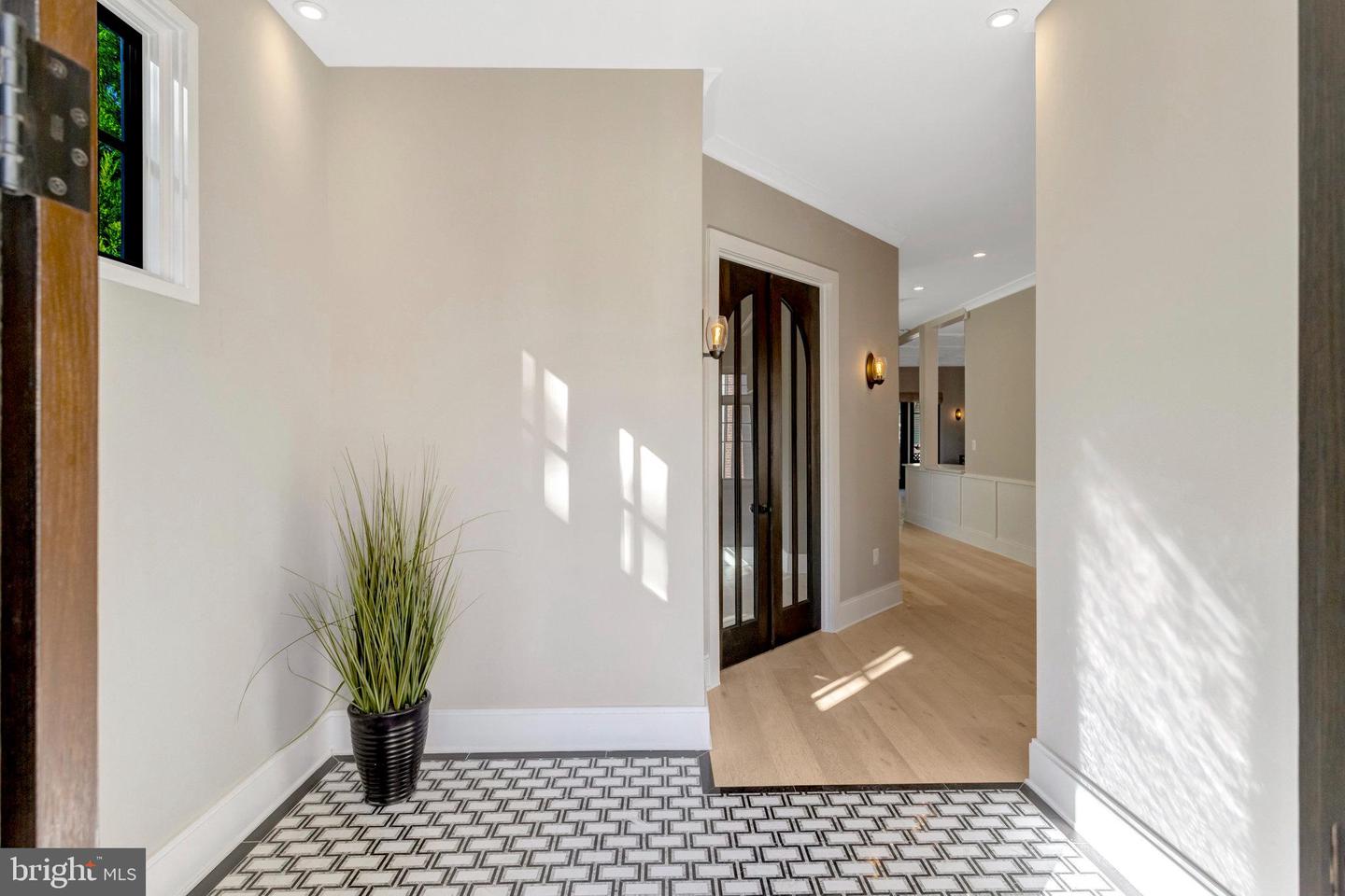 710 N HIGHLAND ST, ARLINGTON, Virginia 22201, 5 Bedrooms Bedrooms, 19 Rooms Rooms,4 BathroomsBathrooms,Residential,For sale,710 N HIGHLAND ST,VAAR2064870 MLS # VAAR2064870