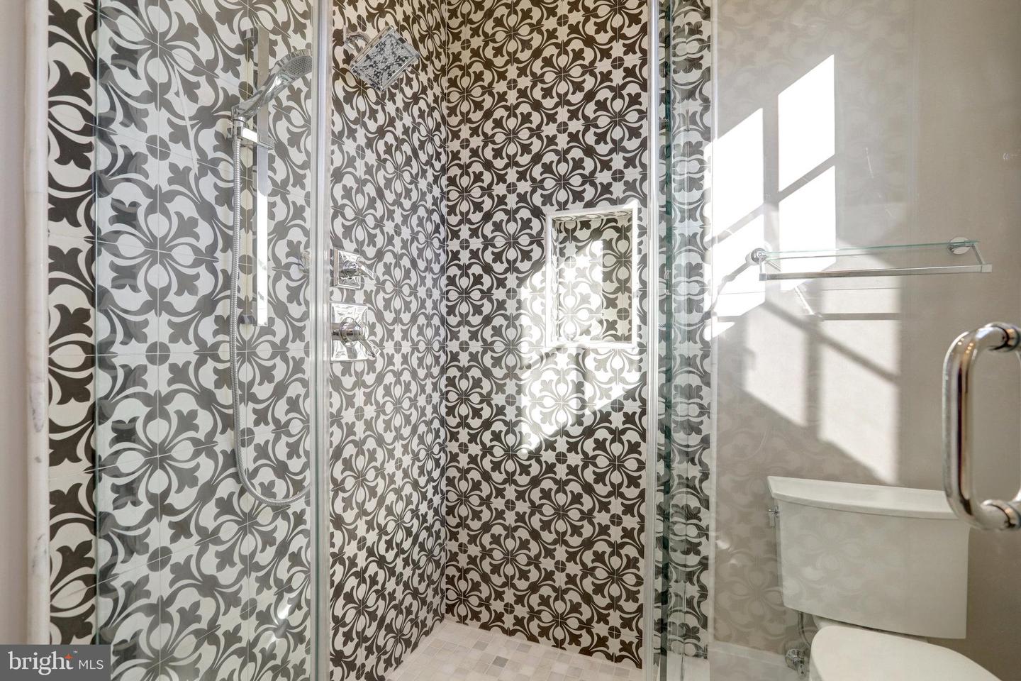 710 N HIGHLAND ST, ARLINGTON, Virginia 22201, 5 Bedrooms Bedrooms, 19 Rooms Rooms,4 BathroomsBathrooms,Residential,For sale,710 N HIGHLAND ST,VAAR2064870 MLS # VAAR2064870