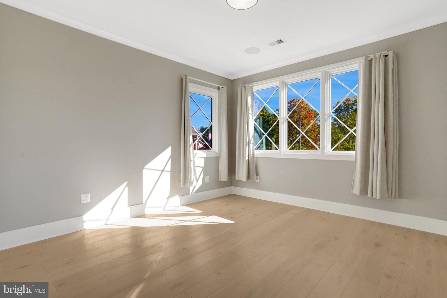710 N HIGHLAND ST, ARLINGTON, Virginia 22201, 5 Bedrooms Bedrooms, 19 Rooms Rooms,4 BathroomsBathrooms,Residential,For sale,710 N HIGHLAND ST,VAAR2064870 MLS # VAAR2064870