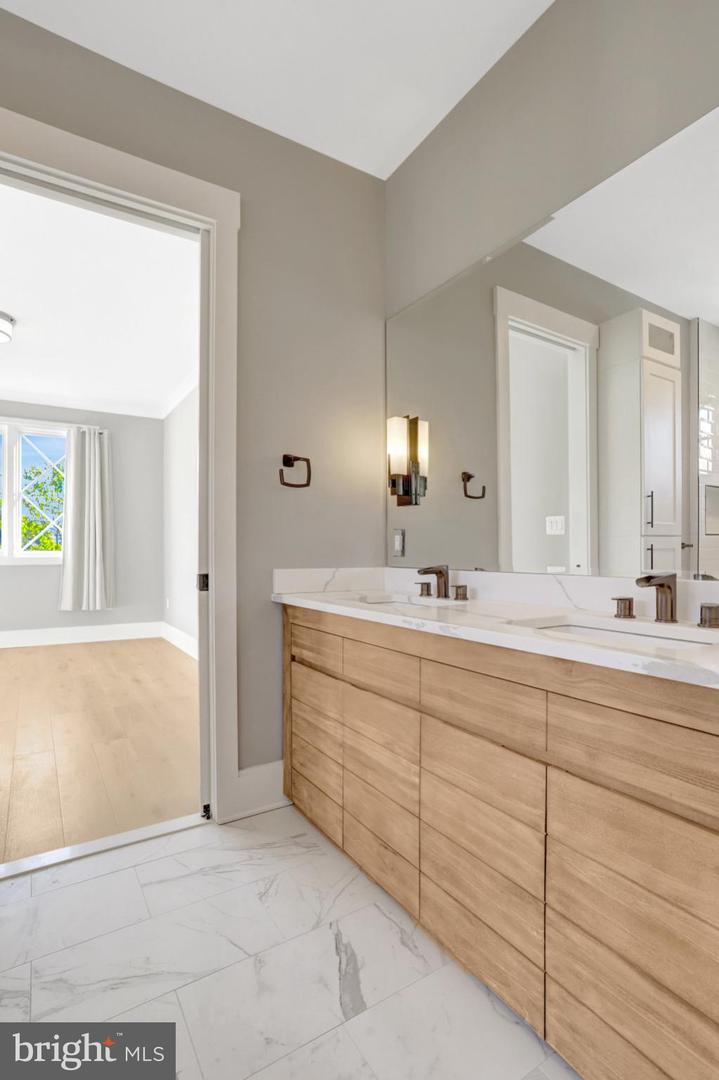710 N HIGHLAND ST, ARLINGTON, Virginia 22201, 5 Bedrooms Bedrooms, 19 Rooms Rooms,4 BathroomsBathrooms,Residential,For sale,710 N HIGHLAND ST,VAAR2064870 MLS # VAAR2064870