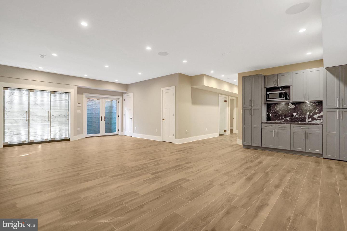 710 N HIGHLAND ST, ARLINGTON, Virginia 22201, 5 Bedrooms Bedrooms, 19 Rooms Rooms,4 BathroomsBathrooms,Residential,For sale,710 N HIGHLAND ST,VAAR2064870 MLS # VAAR2064870