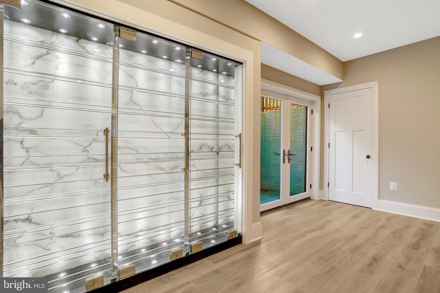 710 N HIGHLAND ST, ARLINGTON, Virginia 22201, 5 Bedrooms Bedrooms, 19 Rooms Rooms,4 BathroomsBathrooms,Residential,For sale,710 N HIGHLAND ST,VAAR2064870 MLS # VAAR2064870