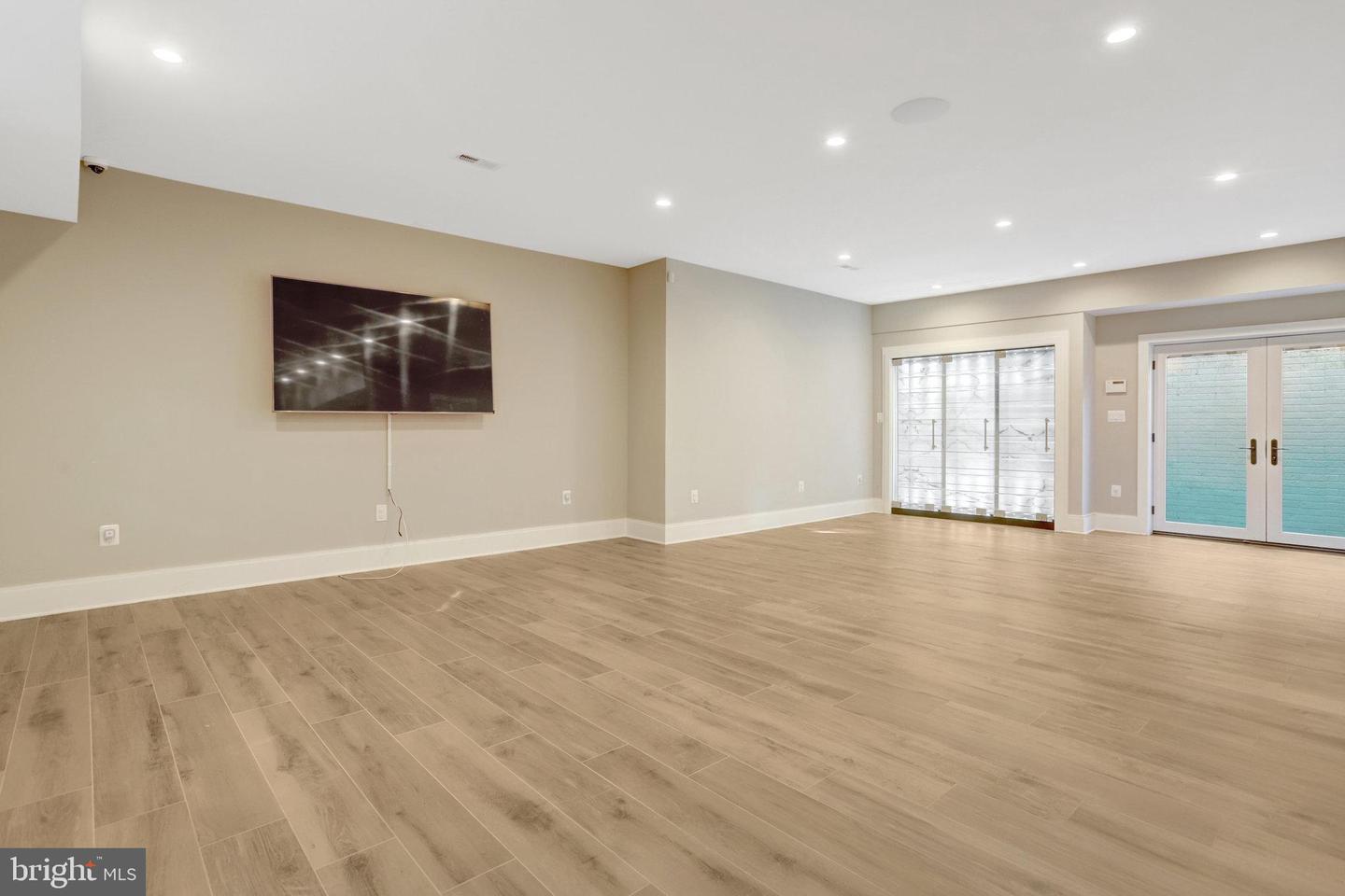 710 N HIGHLAND ST, ARLINGTON, Virginia 22201, 5 Bedrooms Bedrooms, 19 Rooms Rooms,4 BathroomsBathrooms,Residential,For sale,710 N HIGHLAND ST,VAAR2064870 MLS # VAAR2064870