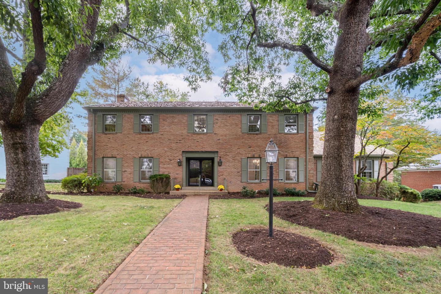 1224 PERRY WILLIAM DR, MCLEAN, Virginia 22101, 5 Bedrooms Bedrooms, ,4 BathroomsBathrooms,Residential,For sale,1224 PERRY WILLIAM DR,VAFX2274216 MLS # VAFX2274216