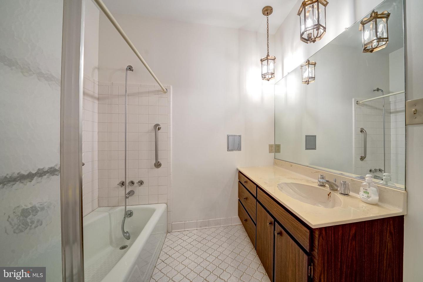 1224 PERRY WILLIAM DR, MCLEAN, Virginia 22101, 5 Bedrooms Bedrooms, ,4 BathroomsBathrooms,Residential,For sale,1224 PERRY WILLIAM DR,VAFX2274216 MLS # VAFX2274216