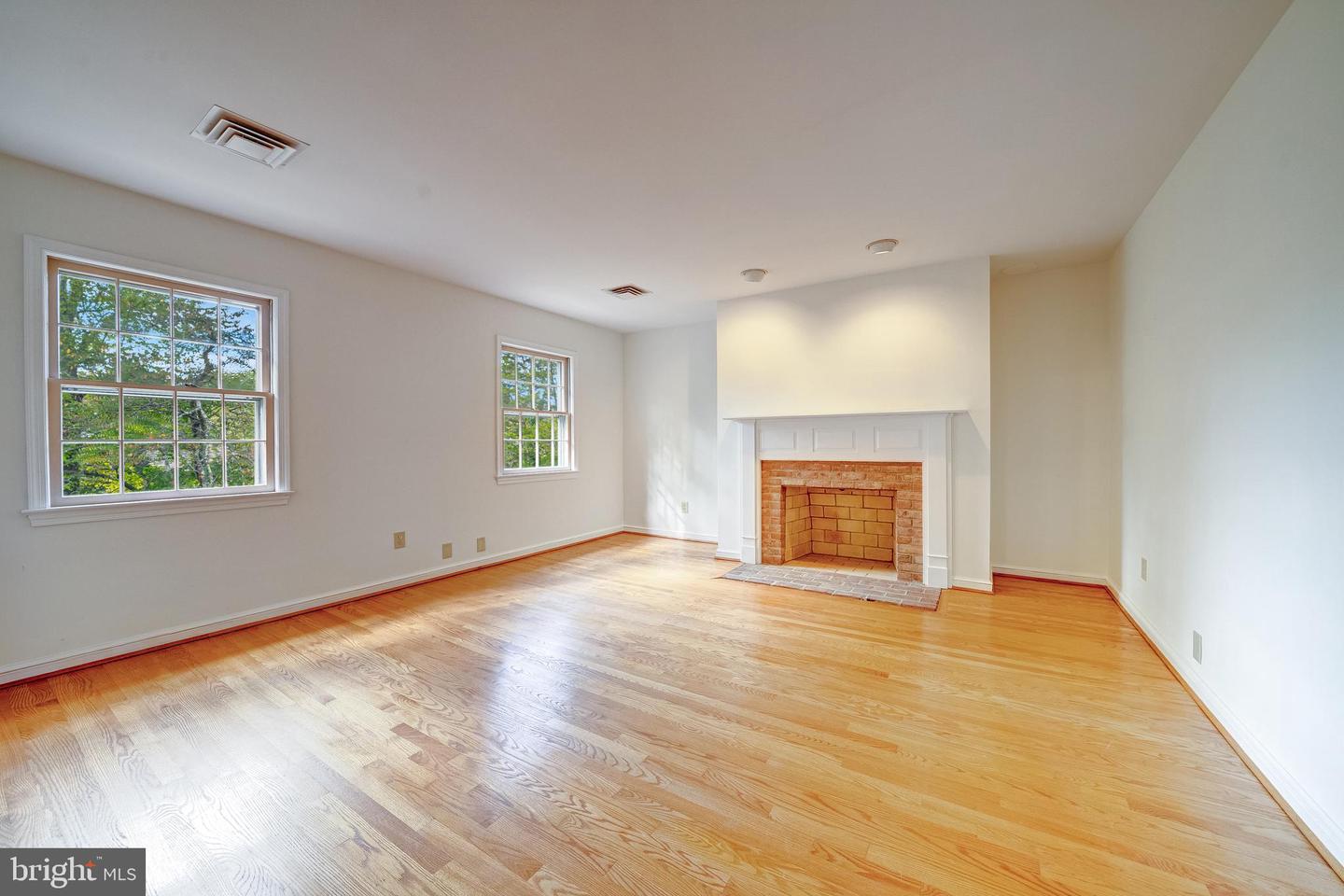1224 PERRY WILLIAM DR, MCLEAN, Virginia 22101, 5 Bedrooms Bedrooms, ,4 BathroomsBathrooms,Residential,For sale,1224 PERRY WILLIAM DR,VAFX2274216 MLS # VAFX2274216