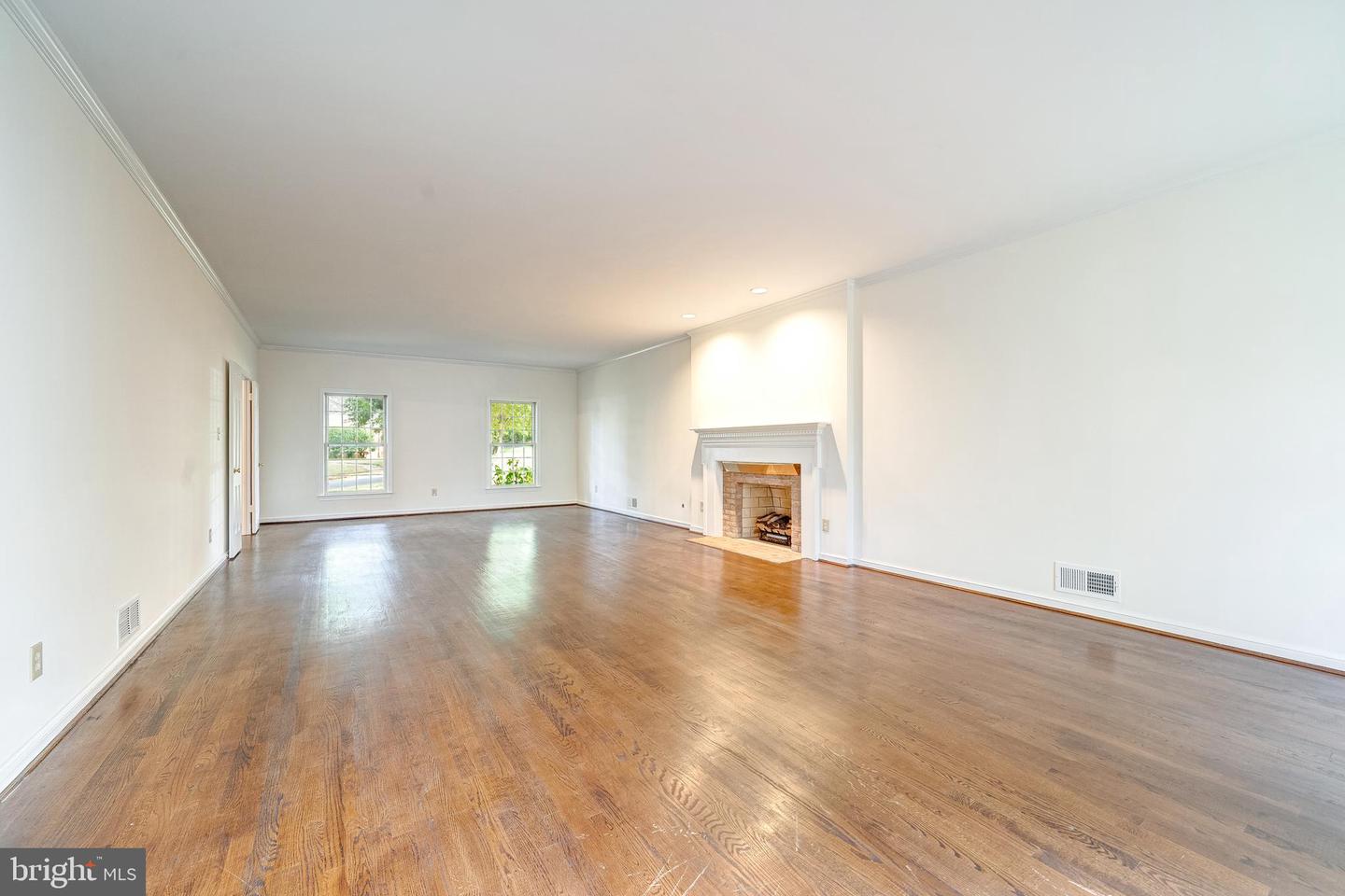 1224 PERRY WILLIAM DR, MCLEAN, Virginia 22101, 5 Bedrooms Bedrooms, ,4 BathroomsBathrooms,Residential,For sale,1224 PERRY WILLIAM DR,VAFX2274216 MLS # VAFX2274216