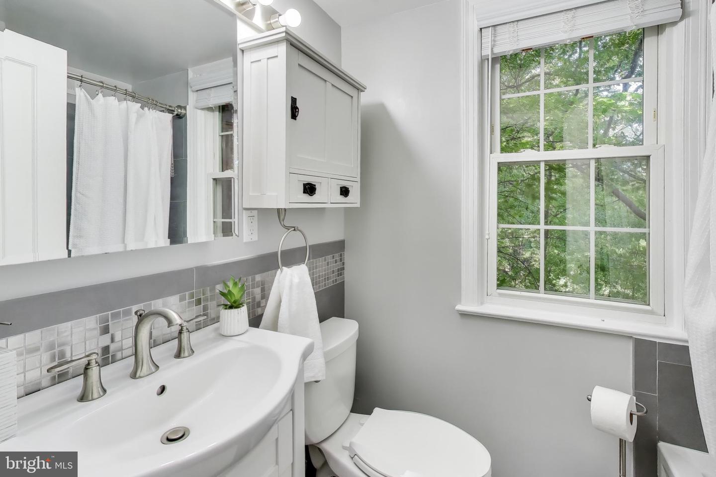 2725 ORDWAY ST NW #2, WASHINGTON, District Of Columbia 20008, 1 Bedroom Bedrooms, ,1 BathroomBathrooms,Residential,For sale,2725 ORDWAY ST NW #2,DCDC2226990 MLS # DCDC2226990