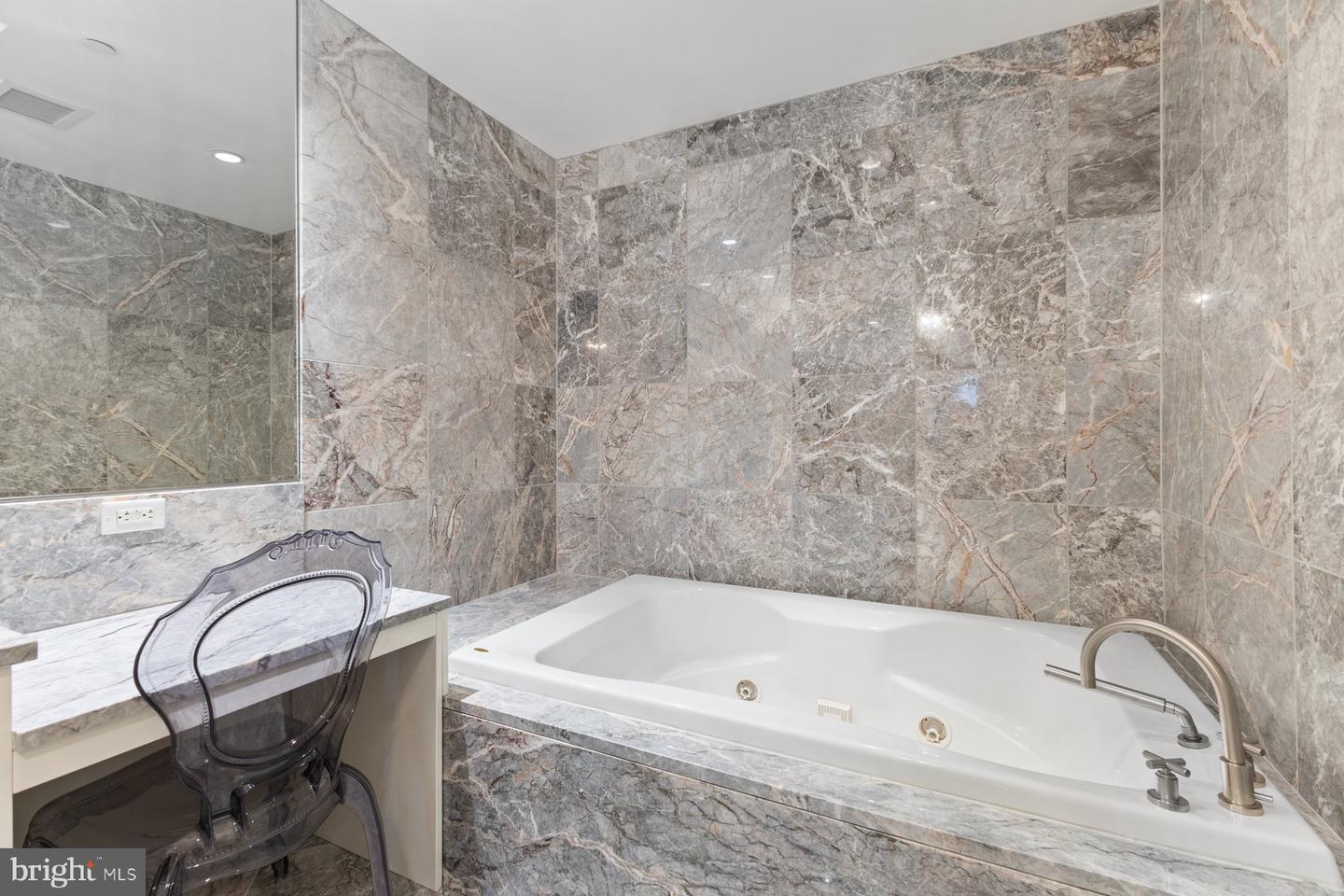 1881 N NASH ST #408, ARLINGTON, Virginia 22209, 1 Bedroom Bedrooms, ,1 BathroomBathrooms,Residential,For sale,1881 N NASH ST #408,VAAR2064948 MLS # VAAR2064948