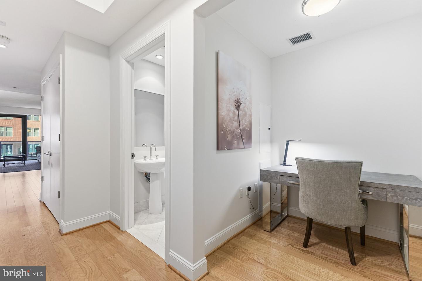 1881 N NASH ST #408, ARLINGTON, Virginia 22209, 1 Bedroom Bedrooms, ,1 BathroomBathrooms,Residential,For sale,1881 N NASH ST #408,VAAR2064948 MLS # VAAR2064948