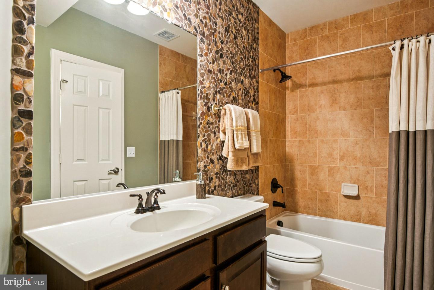 17348 HARMONY VISTA DR, HAMILTON, Virginia 20158, 4 Bedrooms Bedrooms, ,5 BathroomsBathrooms,Residential,For sale,17348 HARMONY VISTA DR,VALO2109004 MLS # VALO2109004
