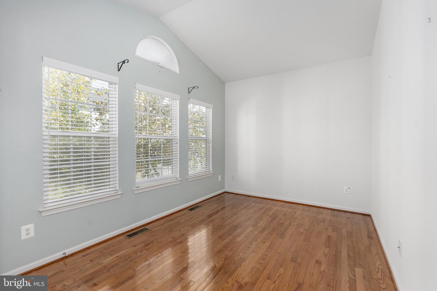 5033 SEWELLS POINTE WAY, FREDERICKSBURG, Virginia 22407, 3 Bedrooms Bedrooms, 5 Rooms Rooms,2 BathroomsBathrooms,Residential,For sale,5033 SEWELLS POINTE WAY,VASP2036954 MLS # VASP2036954