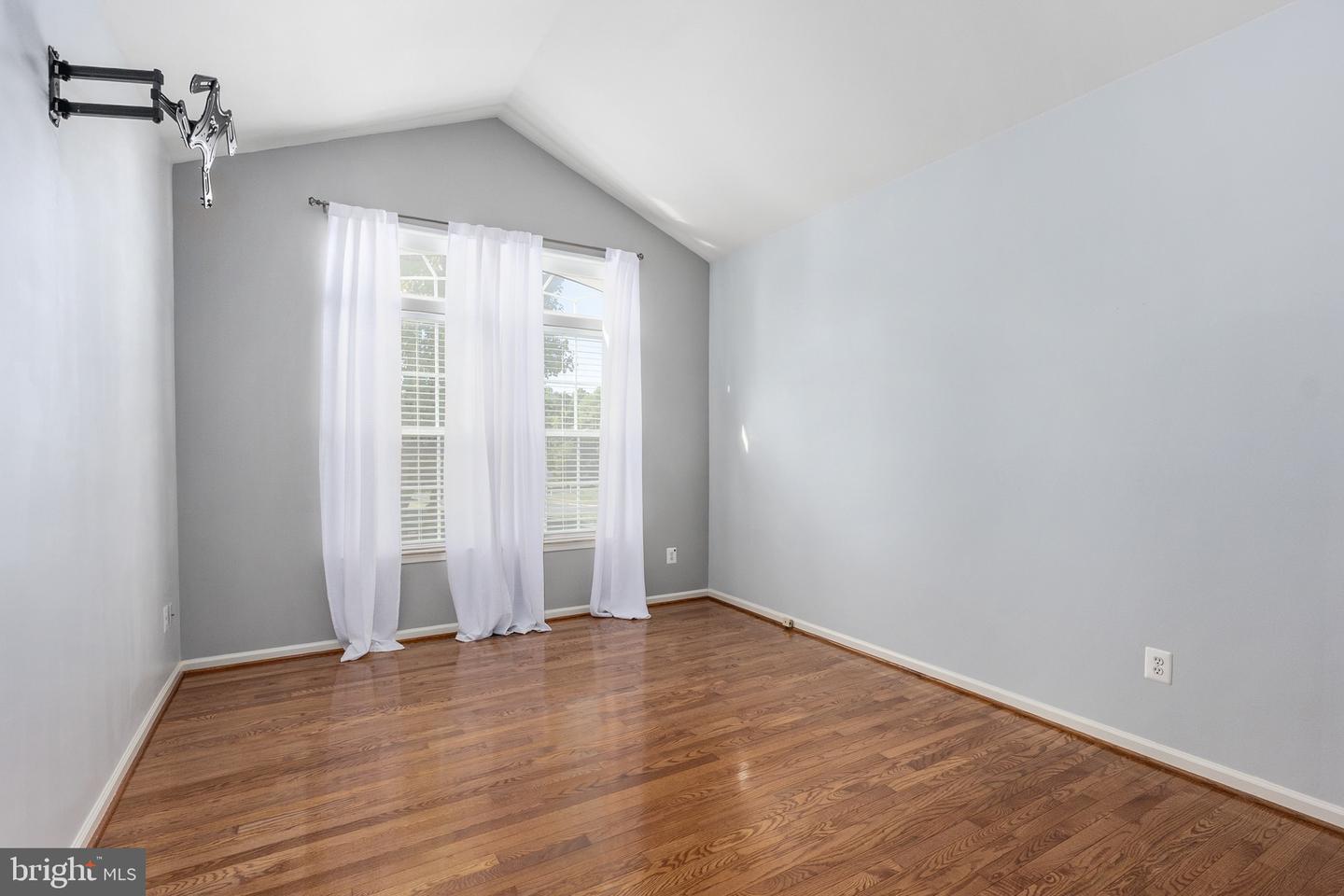 5033 SEWELLS POINTE WAY, FREDERICKSBURG, Virginia 22407, 3 Bedrooms Bedrooms, 5 Rooms Rooms,2 BathroomsBathrooms,Residential,For sale,5033 SEWELLS POINTE WAY,VASP2036954 MLS # VASP2036954