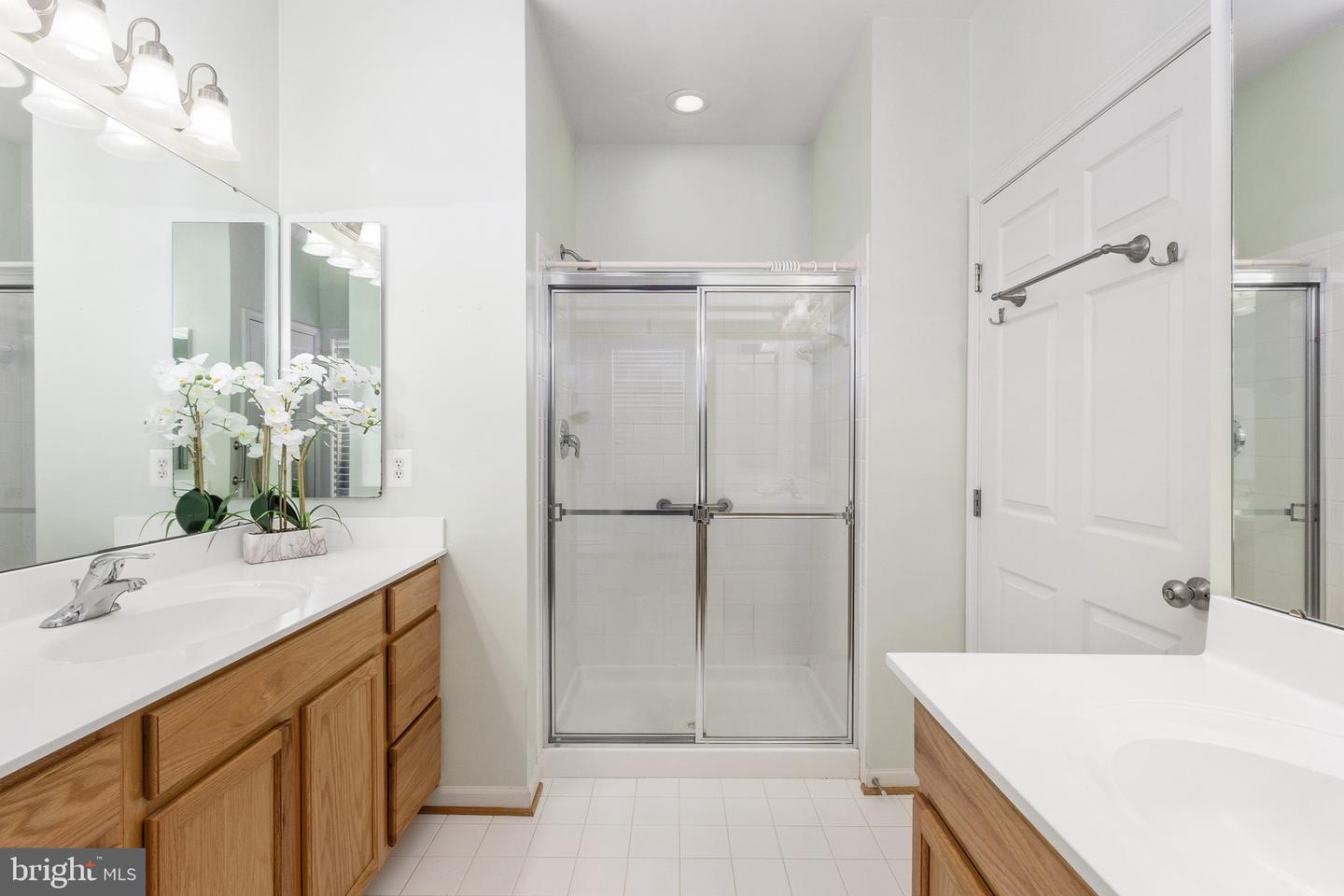5033 SEWELLS POINTE WAY, FREDERICKSBURG, Virginia 22407, 3 Bedrooms Bedrooms, 5 Rooms Rooms,2 BathroomsBathrooms,Residential,For sale,5033 SEWELLS POINTE WAY,VASP2036954 MLS # VASP2036954
