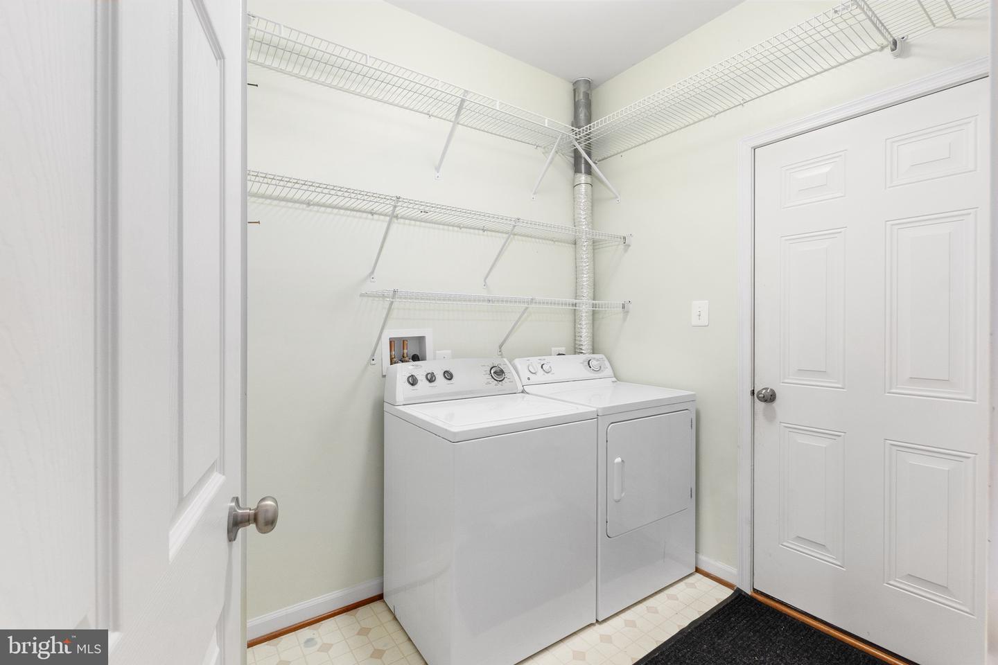 5033 SEWELLS POINTE WAY, FREDERICKSBURG, Virginia 22407, 3 Bedrooms Bedrooms, 5 Rooms Rooms,2 BathroomsBathrooms,Residential,For sale,5033 SEWELLS POINTE WAY,VASP2036954 MLS # VASP2036954