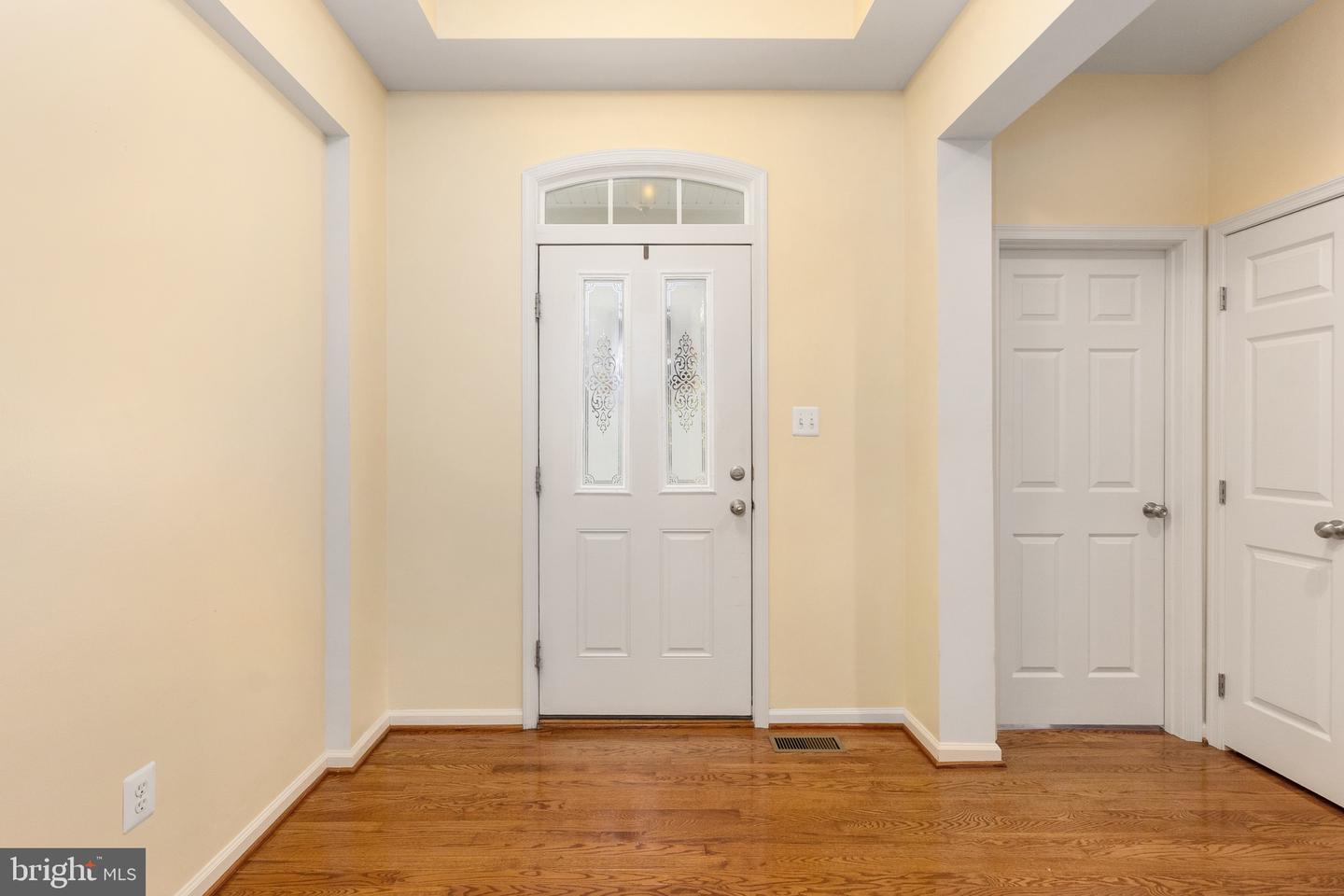 5033 SEWELLS POINTE WAY, FREDERICKSBURG, Virginia 22407, 3 Bedrooms Bedrooms, 5 Rooms Rooms,2 BathroomsBathrooms,Residential,For sale,5033 SEWELLS POINTE WAY,VASP2036954 MLS # VASP2036954