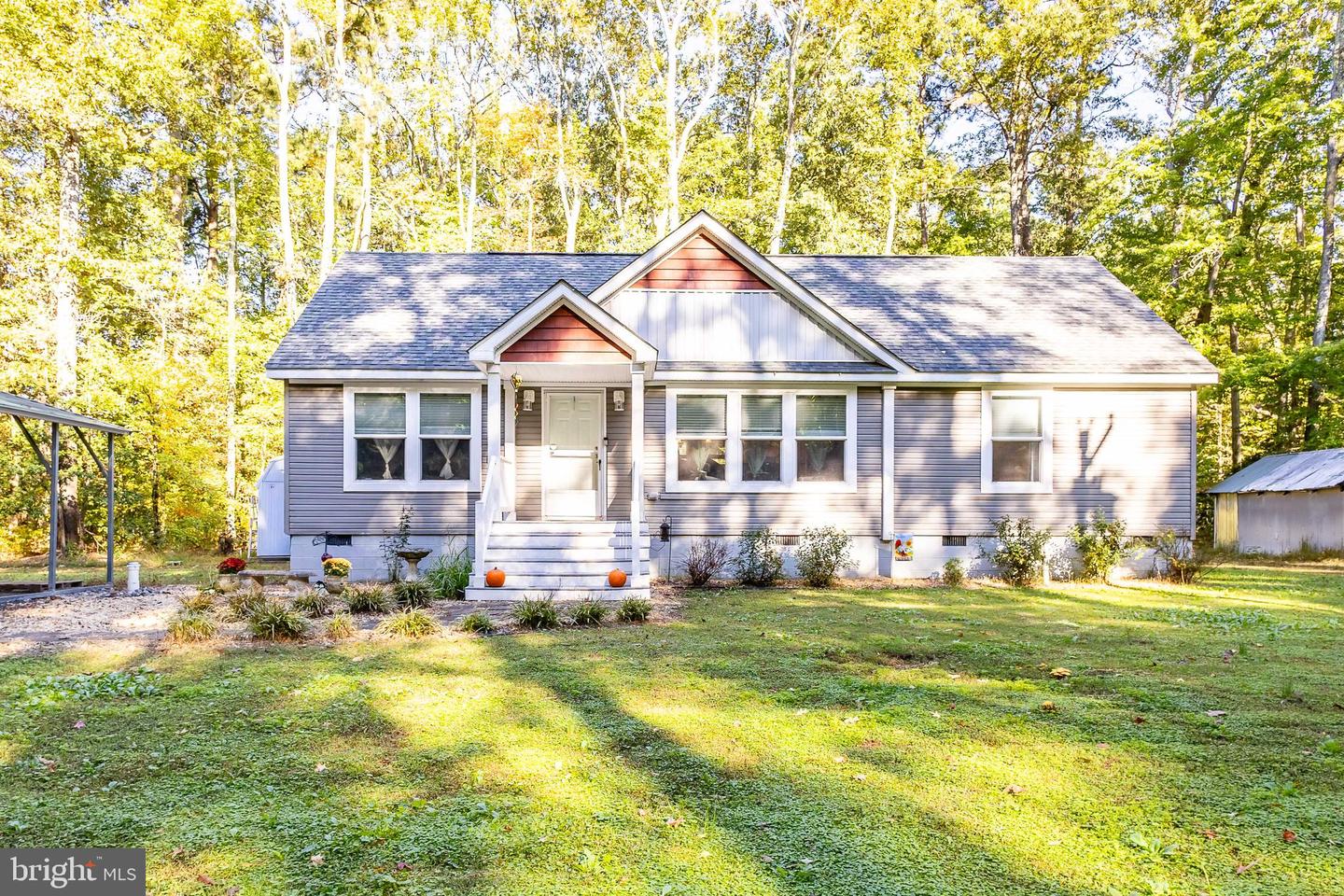 895 LONG POINT RD, HAGUE, Virginia 22469, 3 Bedrooms Bedrooms, 7 Rooms Rooms,2 BathroomsBathrooms,Residential,For sale,895 LONG POINT RD,VAWE2009960 MLS # VAWE2009960