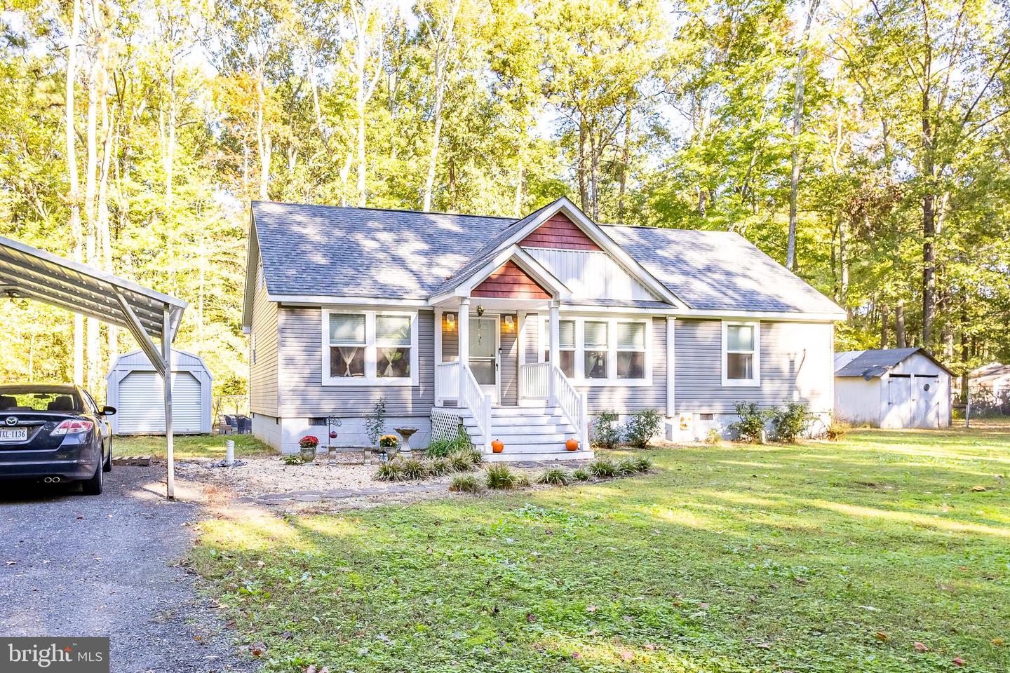 895 LONG POINT RD, HAGUE, Virginia 22469, 3 Bedrooms Bedrooms, 7 Rooms Rooms,2 BathroomsBathrooms,Residential,For sale,895 LONG POINT RD,VAWE2009960 MLS # VAWE2009960