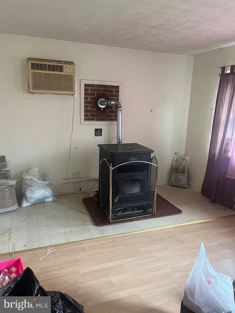 3584 ENSORS SHOP RD, MIDLAND, Virginia 22728, 3 Bedrooms Bedrooms, ,1 BathroomBathrooms,Residential,For sale,3584 ENSORS SHOP RD,VAFQ2019406 MLS # VAFQ2019406