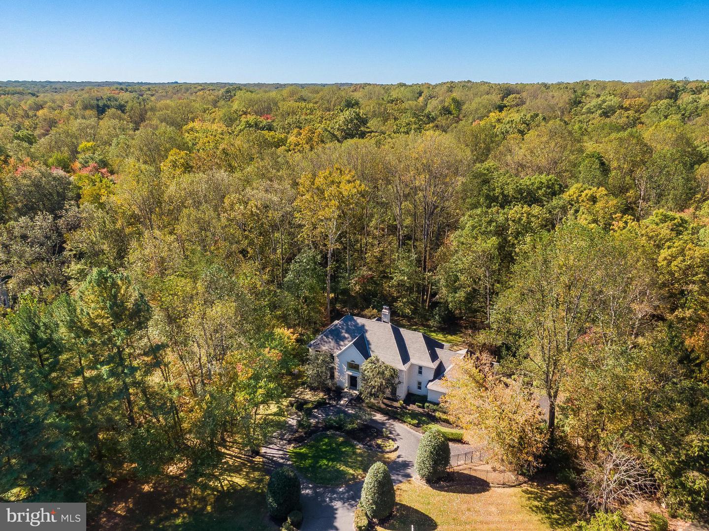 2404 OAKMONT CT, OAKTON, Virginia 22124, 6 Bedrooms Bedrooms, ,5 BathroomsBathrooms,Residential,For sale,2404 OAKMONT CT,VAFX2274844 MLS # VAFX2274844