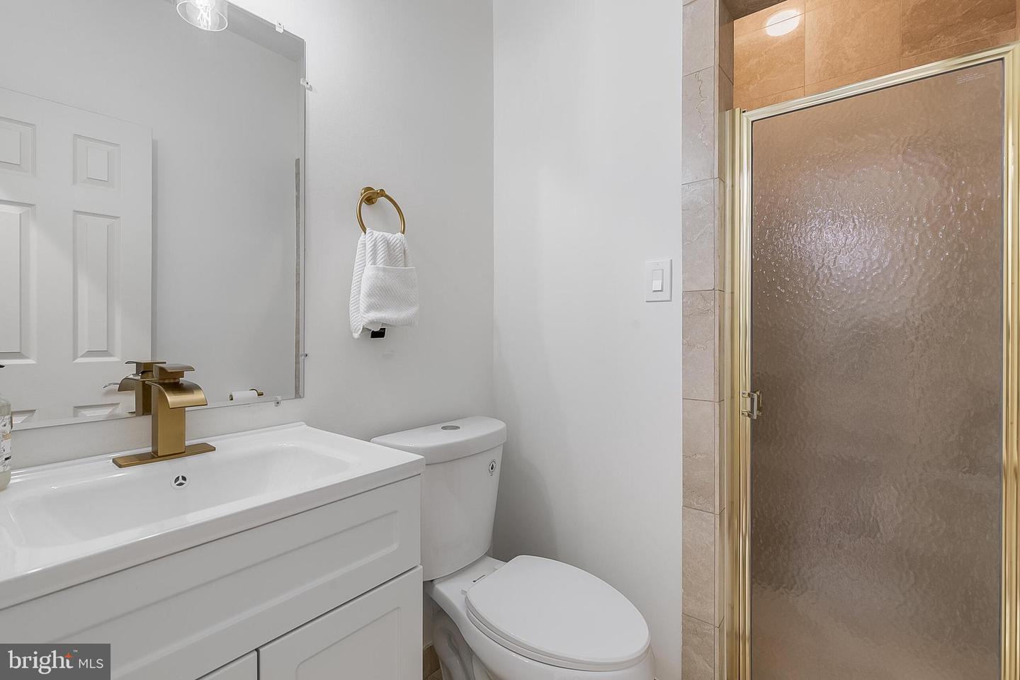 2404 OAKMONT CT, OAKTON, Virginia 22124, 6 Bedrooms Bedrooms, ,5 BathroomsBathrooms,Residential,For sale,2404 OAKMONT CT,VAFX2274844 MLS # VAFX2274844