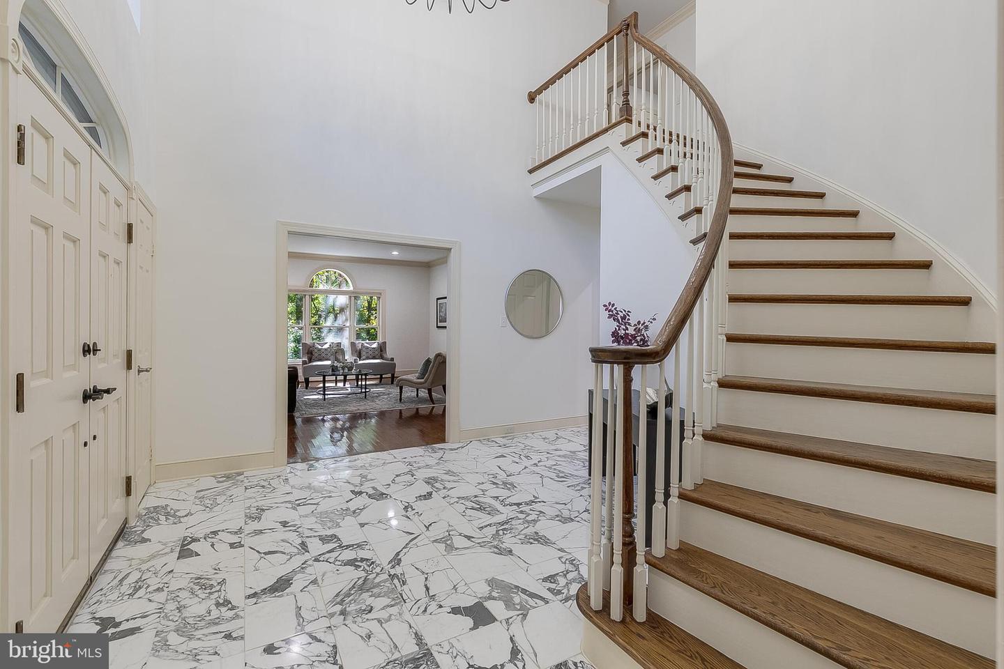 2404 OAKMONT CT, OAKTON, Virginia 22124, 6 Bedrooms Bedrooms, ,5 BathroomsBathrooms,Residential,For sale,2404 OAKMONT CT,VAFX2274844 MLS # VAFX2274844