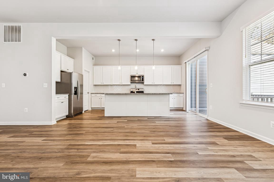 17815 WOODS OVERLOOK DR, DUMFRIES, Virginia 22026, 4 Bedrooms Bedrooms, ,2 BathroomsBathrooms,Residential,For sale,17815 WOODS OVERLOOK DR,VAPW2106166 MLS # VAPW2106166