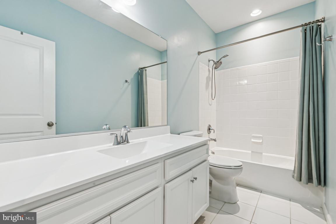 17815 WOODS OVERLOOK DR, DUMFRIES, Virginia 22026, 4 Bedrooms Bedrooms, ,2 BathroomsBathrooms,Residential,For sale,17815 WOODS OVERLOOK DR,VAPW2106166 MLS # VAPW2106166