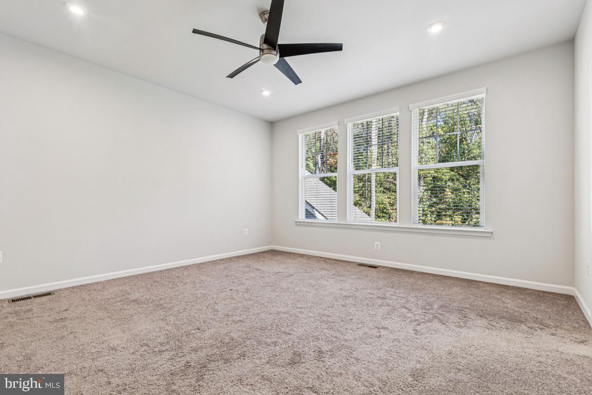 17815 WOODS OVERLOOK DR, DUMFRIES, Virginia 22026, 4 Bedrooms Bedrooms, ,2 BathroomsBathrooms,Residential,For sale,17815 WOODS OVERLOOK DR,VAPW2106166 MLS # VAPW2106166