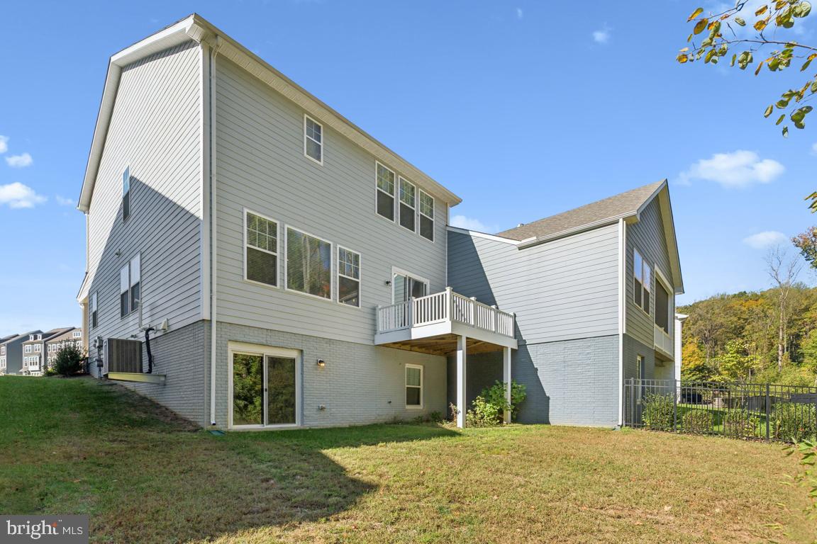 17815 WOODS OVERLOOK DR, DUMFRIES, Virginia 22026, 4 Bedrooms Bedrooms, ,2 BathroomsBathrooms,Residential,For sale,17815 WOODS OVERLOOK DR,VAPW2106166 MLS # VAPW2106166