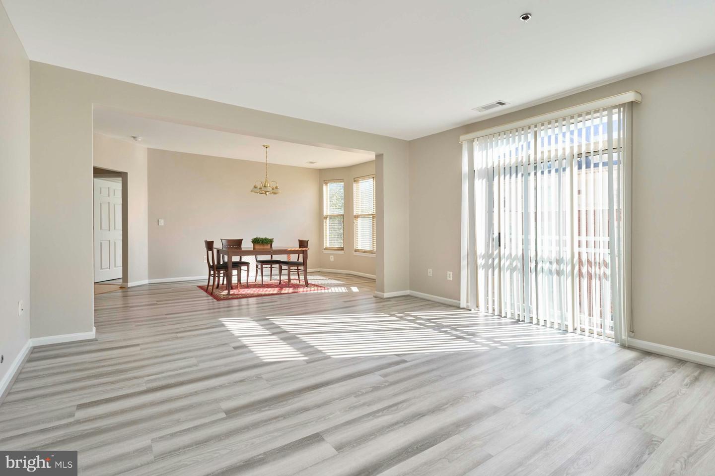 1851 STRATFORD PARK PL #212, RESTON, Virginia 20190, 2 Bedrooms Bedrooms, ,2 BathroomsBathrooms,Residential,For sale,1851 STRATFORD PARK PL #212,VAFX2274986 MLS # VAFX2274986