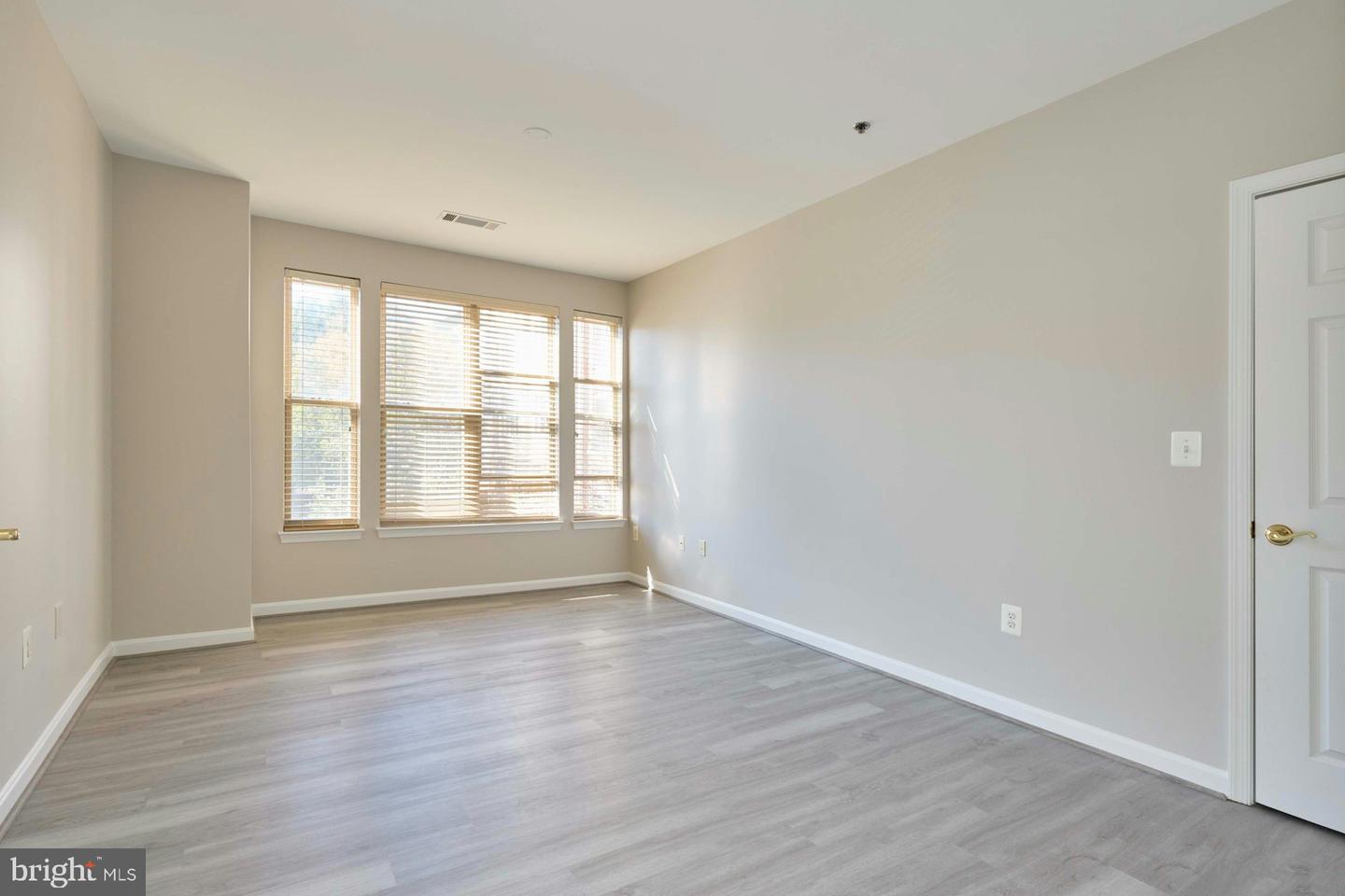 1851 STRATFORD PARK PL #212, RESTON, Virginia 20190, 2 Bedrooms Bedrooms, ,2 BathroomsBathrooms,Residential,For sale,1851 STRATFORD PARK PL #212,VAFX2274986 MLS # VAFX2274986