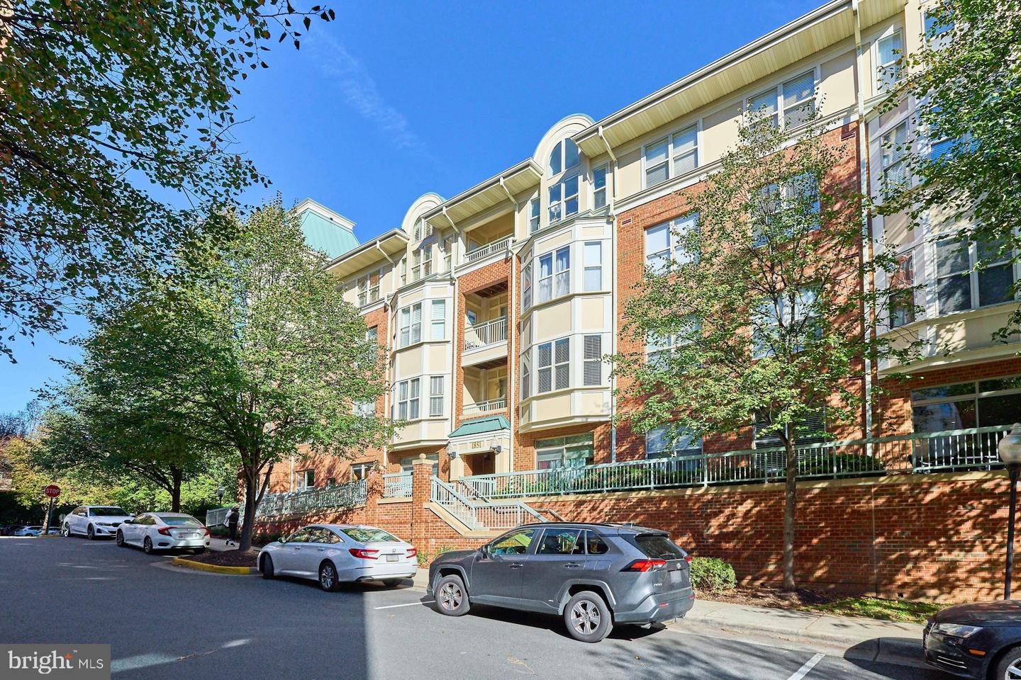 1851 STRATFORD PARK PL #212, RESTON, Virginia 20190, 2 Bedrooms Bedrooms, ,2 BathroomsBathrooms,Residential,For sale,1851 STRATFORD PARK PL #212,VAFX2274986 MLS # VAFX2274986