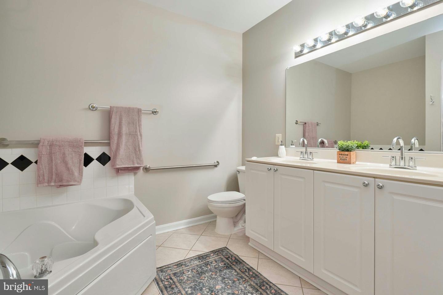 1851 STRATFORD PARK PL #212, RESTON, Virginia 20190, 2 Bedrooms Bedrooms, ,2 BathroomsBathrooms,Residential,For sale,1851 STRATFORD PARK PL #212,VAFX2274986 MLS # VAFX2274986